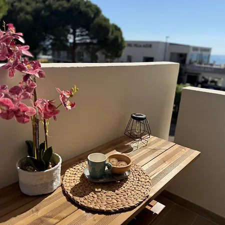 Romance Marine , Face A La Villeneuve-Loubet
